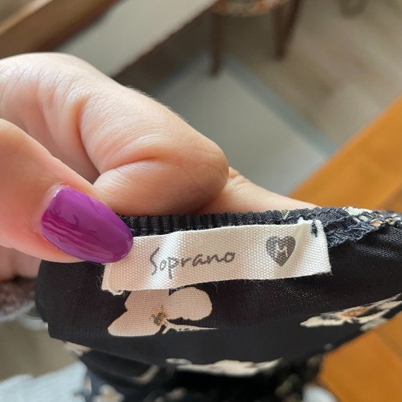 Soprano / Black & Cream Floral Off The Shoulder Midi Dress - Picture 7 of 8